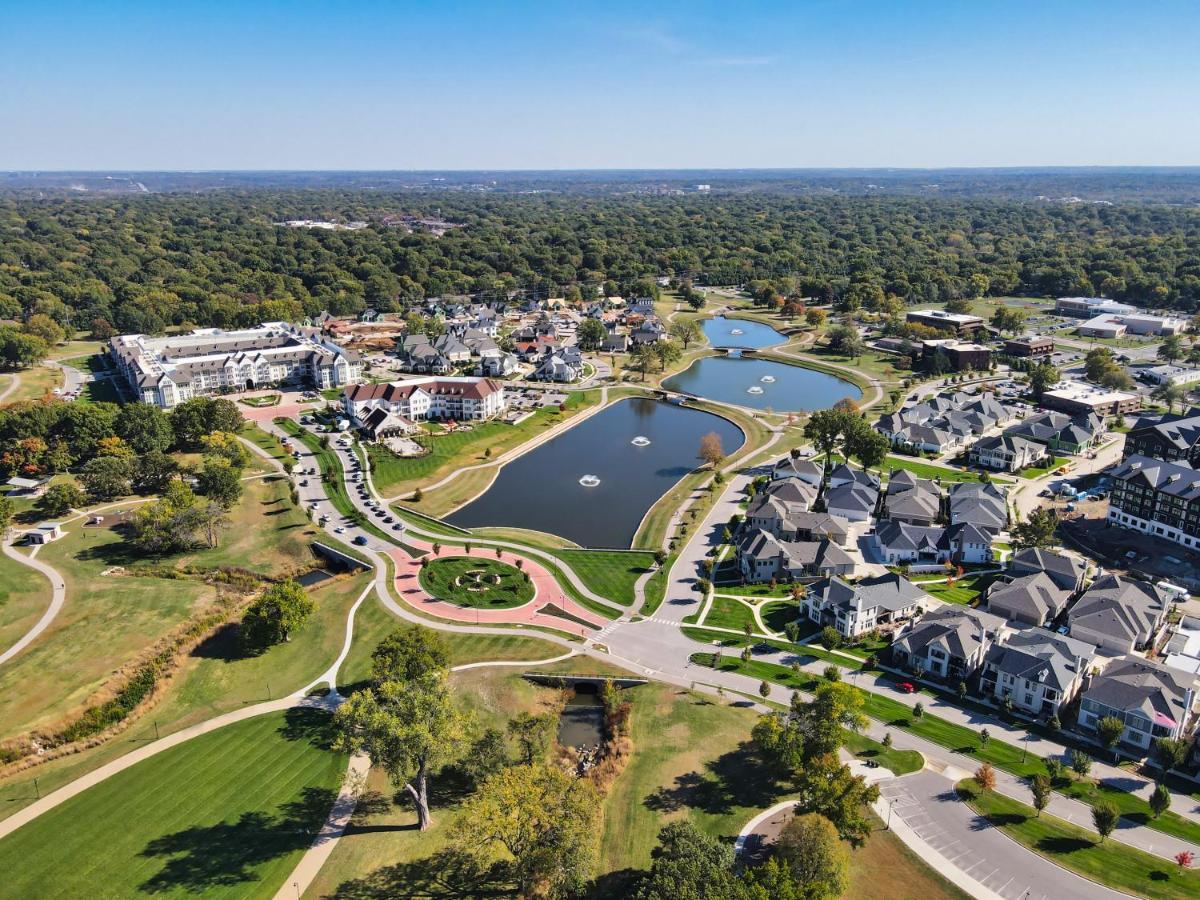 The Inn At Meadowbrook Overland Park Buitenkant foto
